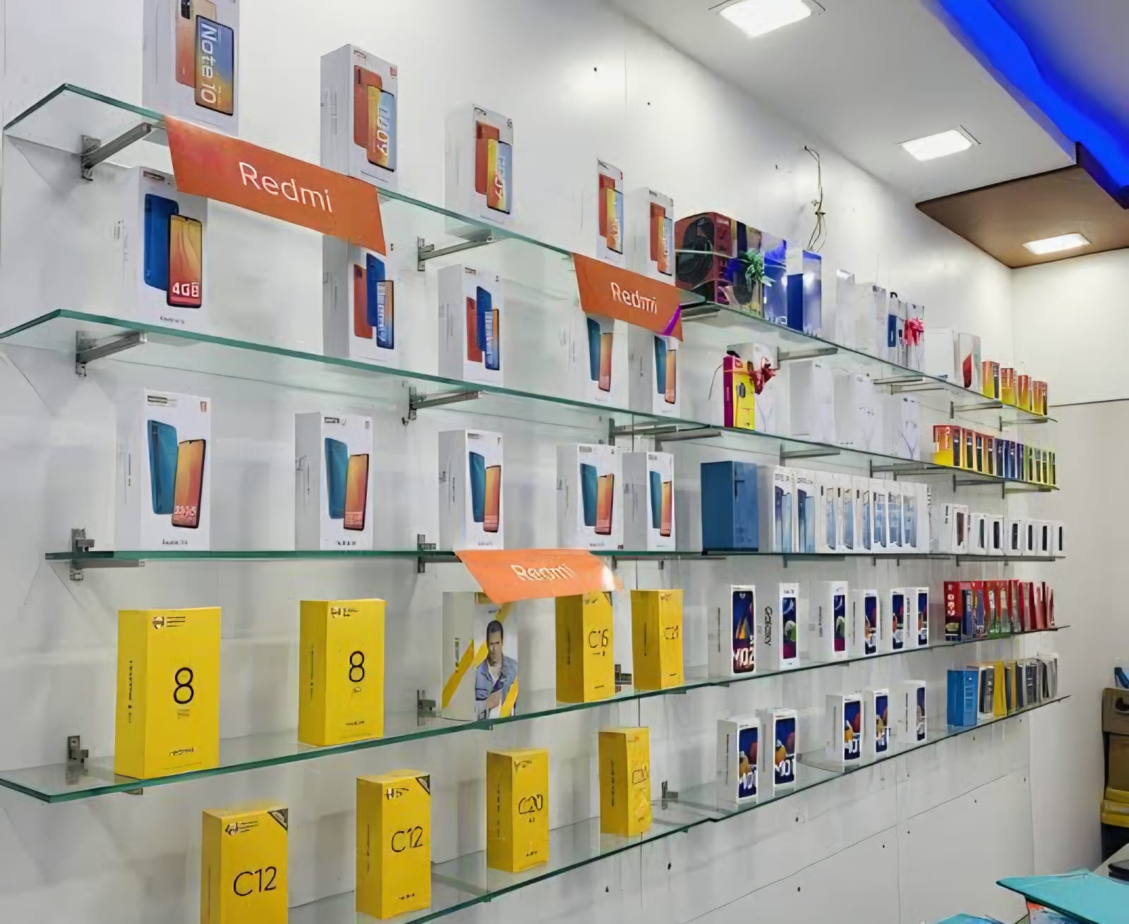 Mobile phone shop Simdega